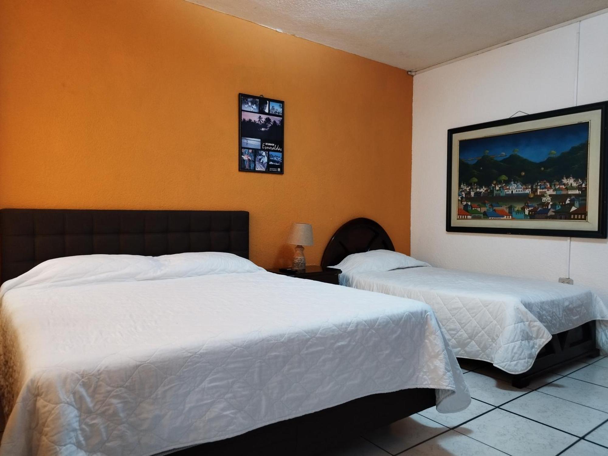 Hotel Puerta Del Sol Santo Domingo de los Colorados Exterior photo