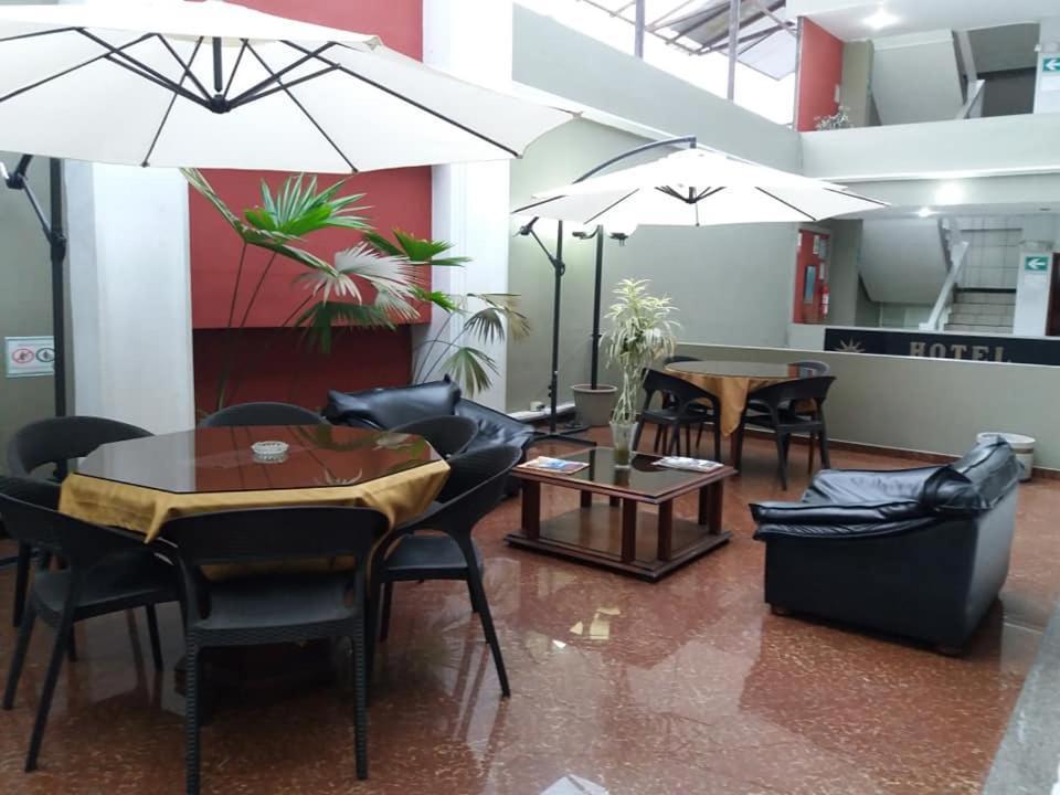 Hotel Puerta Del Sol Santo Domingo de los Colorados Exterior photo