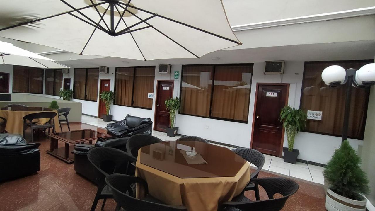 Hotel Puerta Del Sol Santo Domingo de los Colorados Exterior photo